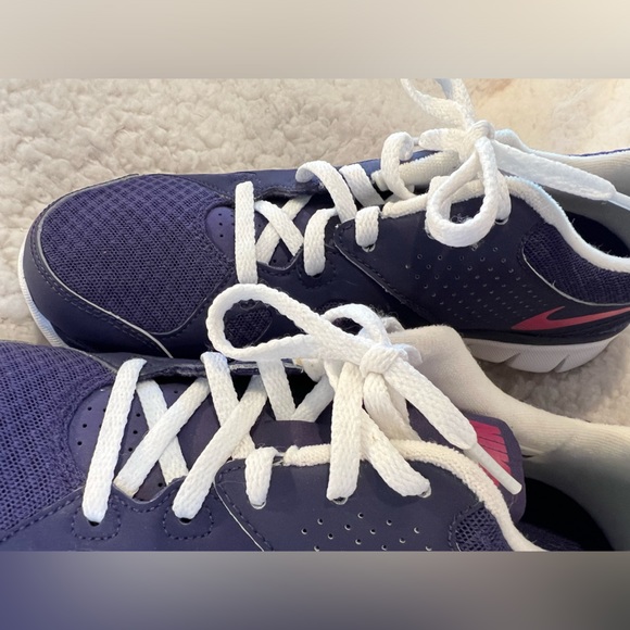 NIKE 💜💗 Training, Impact Shoes / Purple w Pink Swoosh , White Soles - Picture 2 of 11